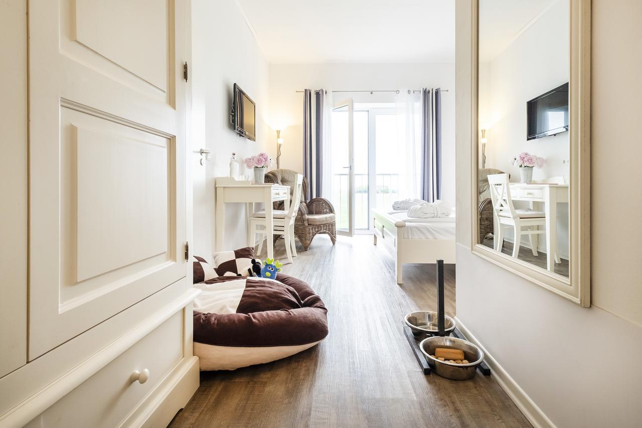 Hotel, Restaurant, Cafe Pharisaeerhof - Nordseeurlaub Mit Hund Nordstrand Eksteriør billede